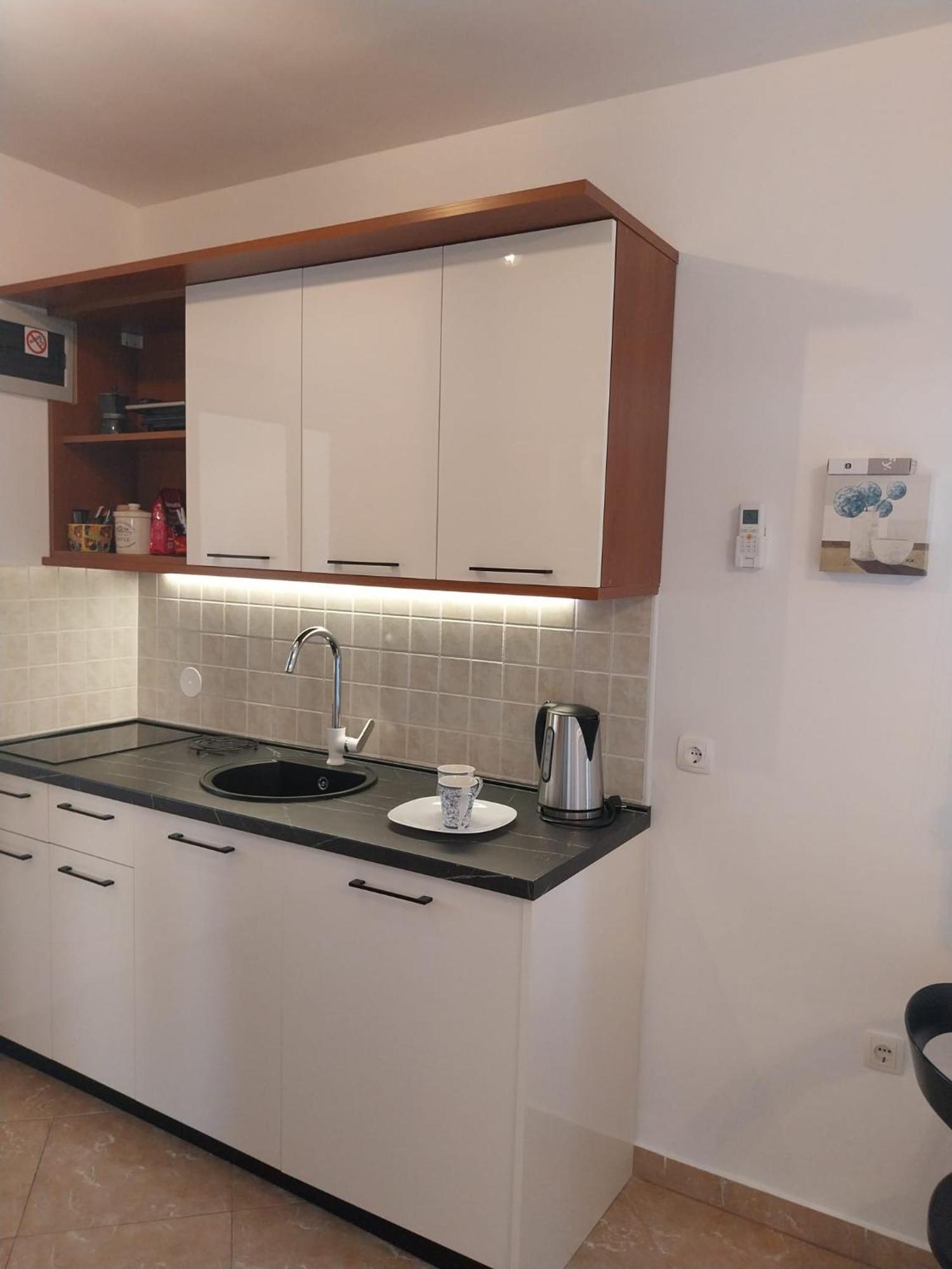 Apartments Yellow ノヴァリャ エクステリア 写真